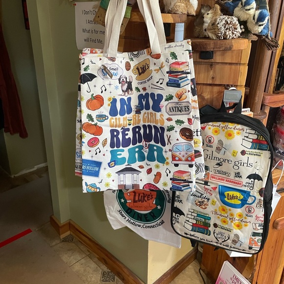 Gilmore Girl Engraved Silver Heart Bookmarks & Jewerly Box & 7 GG charm bracelet - Picture 6 of 16